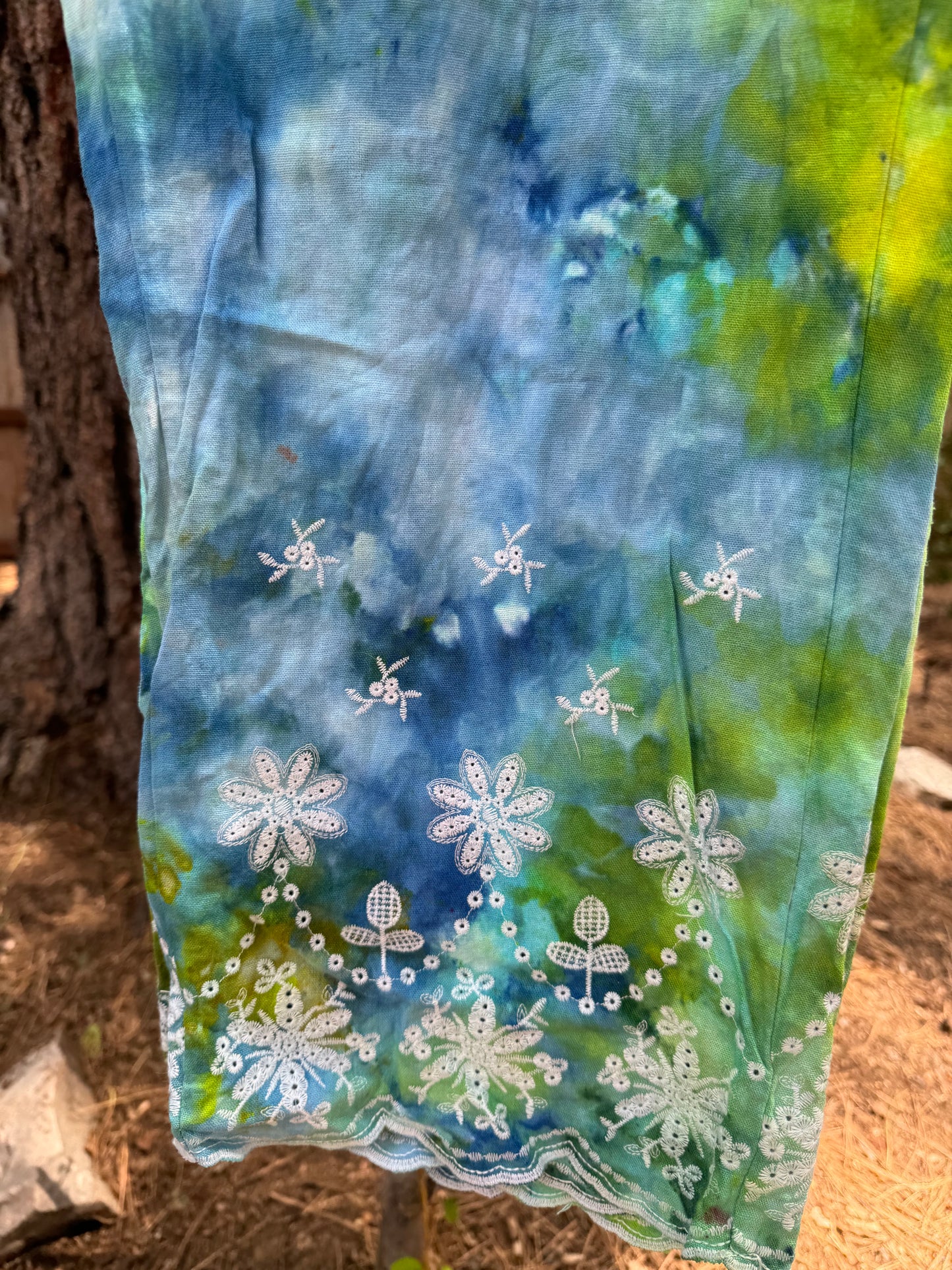 XL Linen Pants with Flower Detail