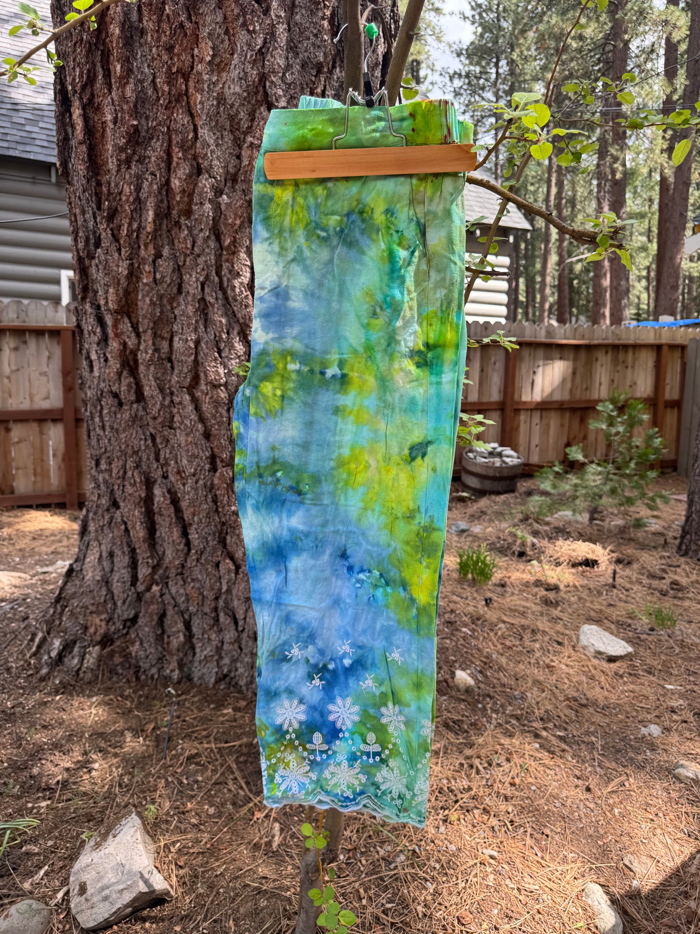 XL Linen Pants with Flower Detail