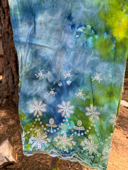 XL Linen Pants with Flower Detail