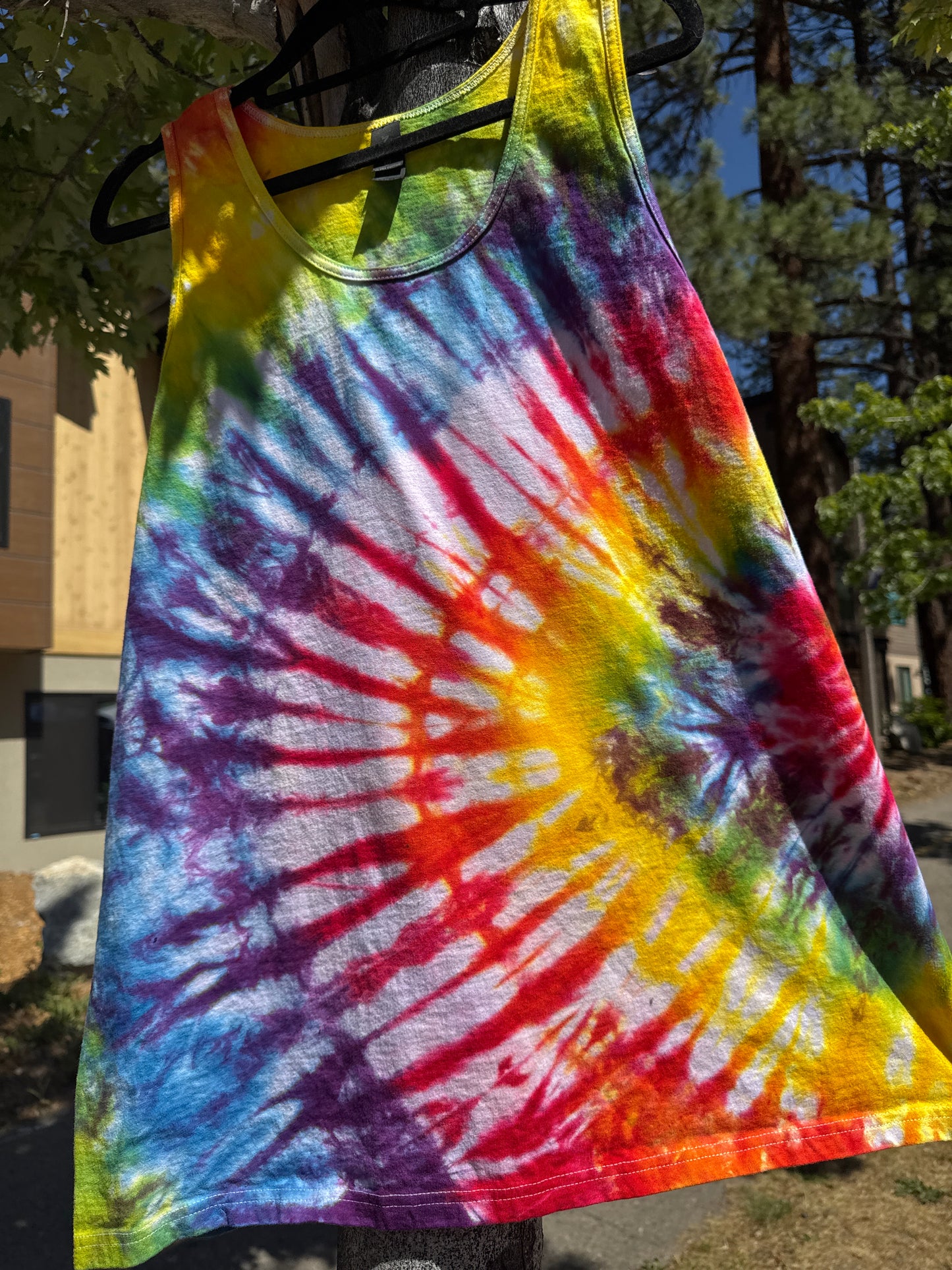 XL Tank - Large back logo